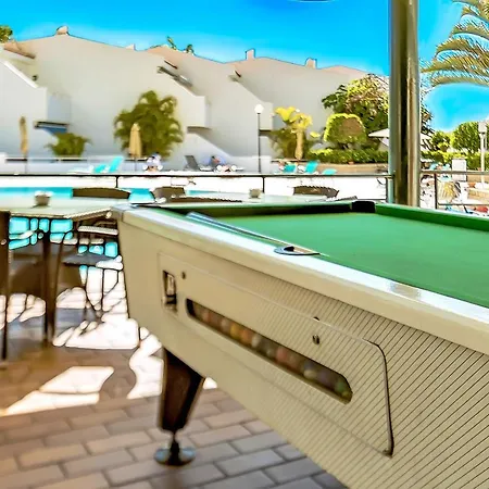 With Mountains And Ocean Views Terrace Apartment *